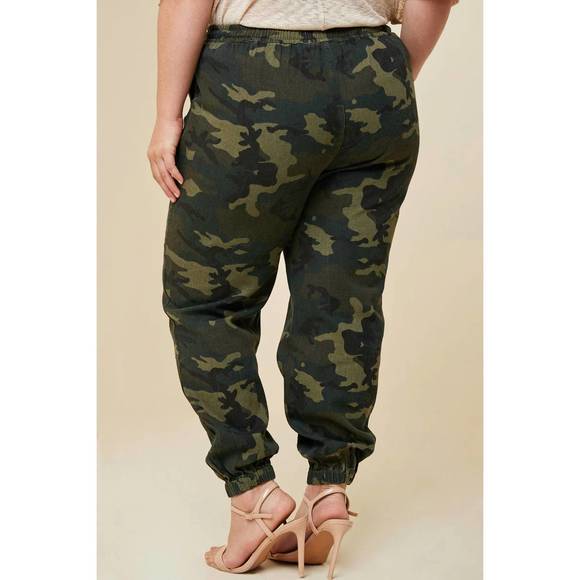 NEW HAYDEN LA camo jogger in dark green - Picture 2 of 4